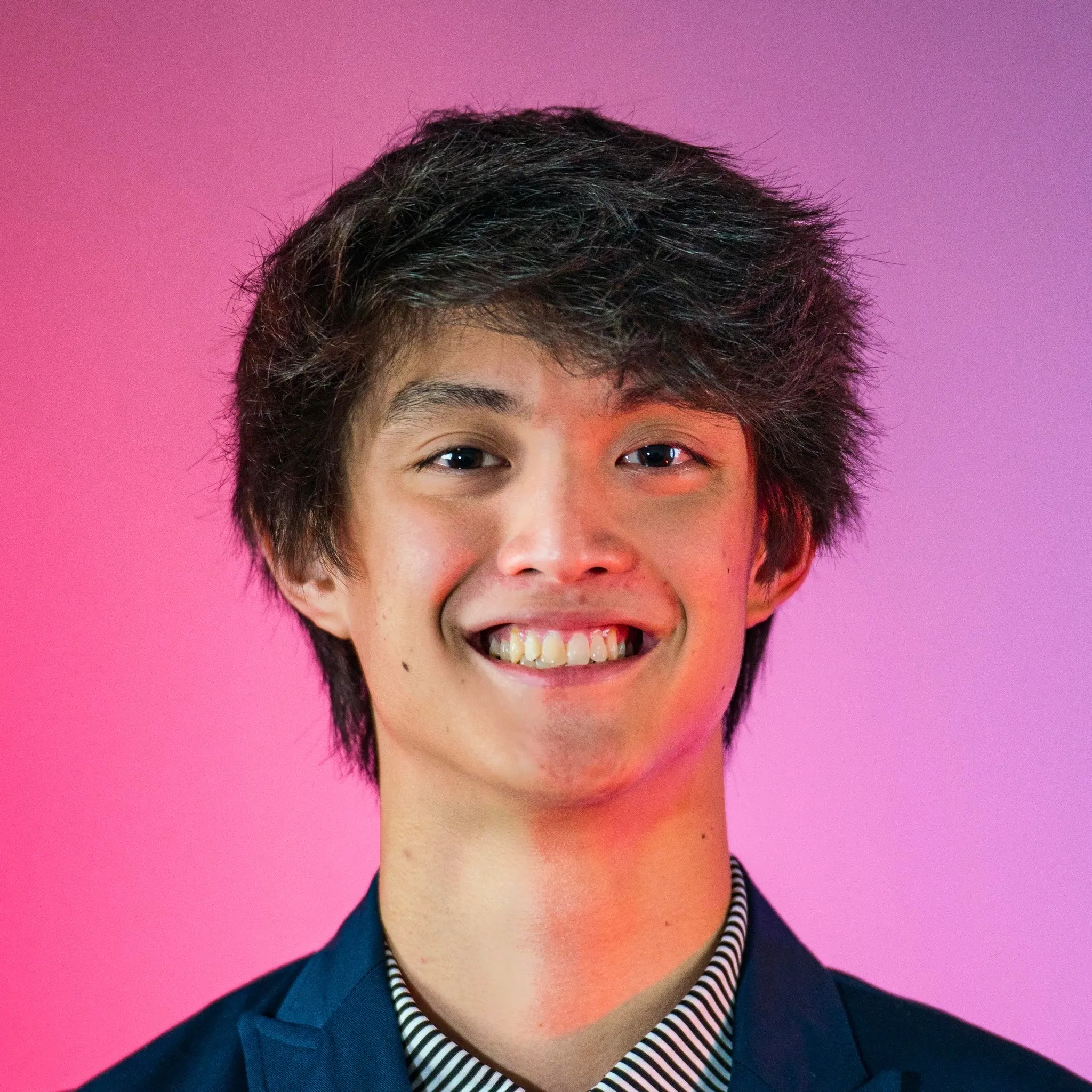 giam-doc-truyen-thong-rikvip